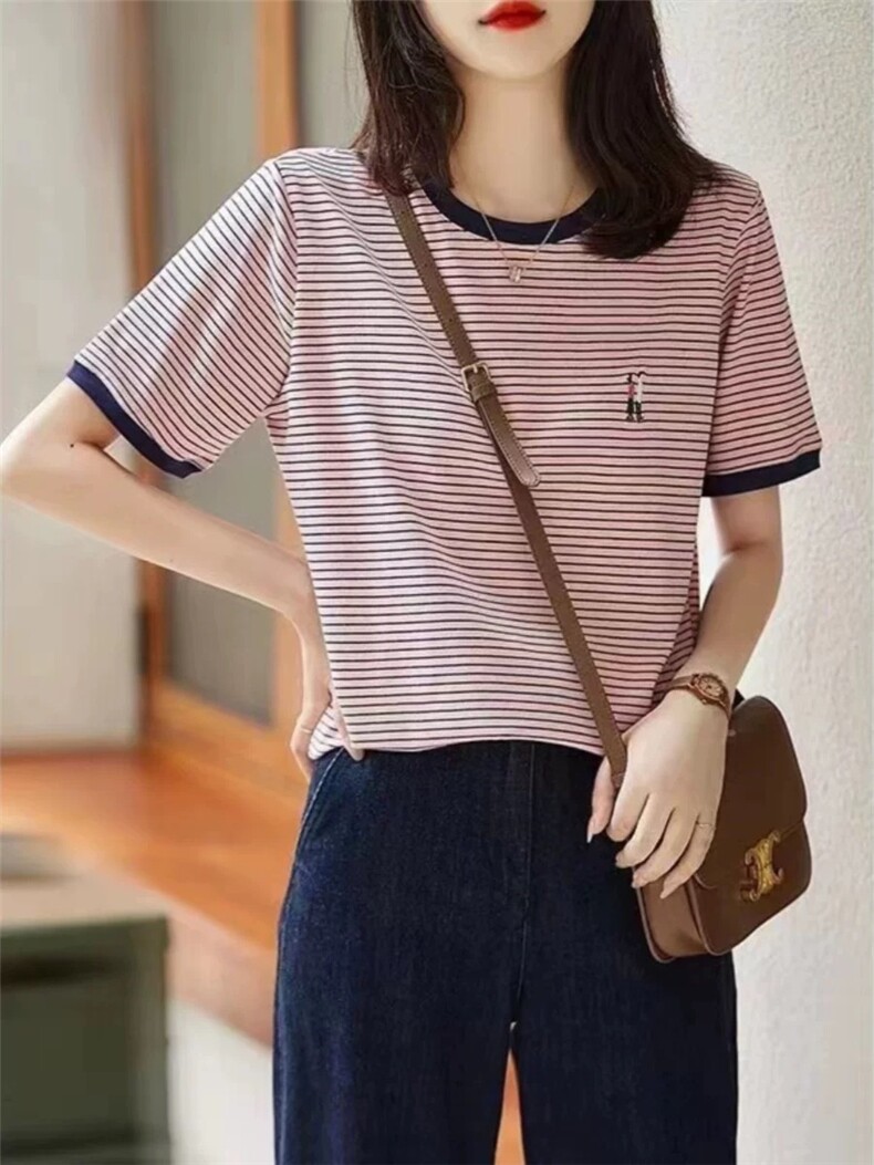 夏季短袖圆领条纹撞色刺绣t恤欧货减龄打底衫外穿显瘦上衣女，女装T恤，德聚羊绒