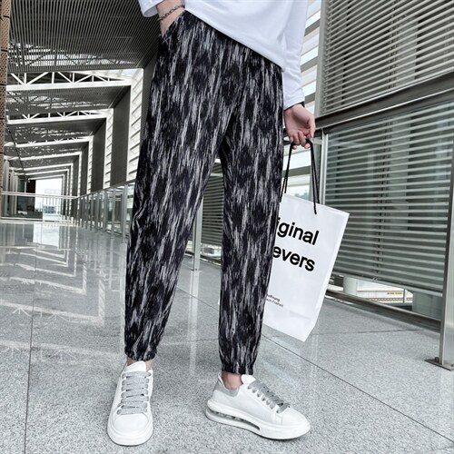 2025秋冬新款丝绒褶皱休闲裤男韩版潮流网红斑马纹社会小伙裤子，男装休闲裤，电商A327