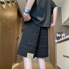 黑色