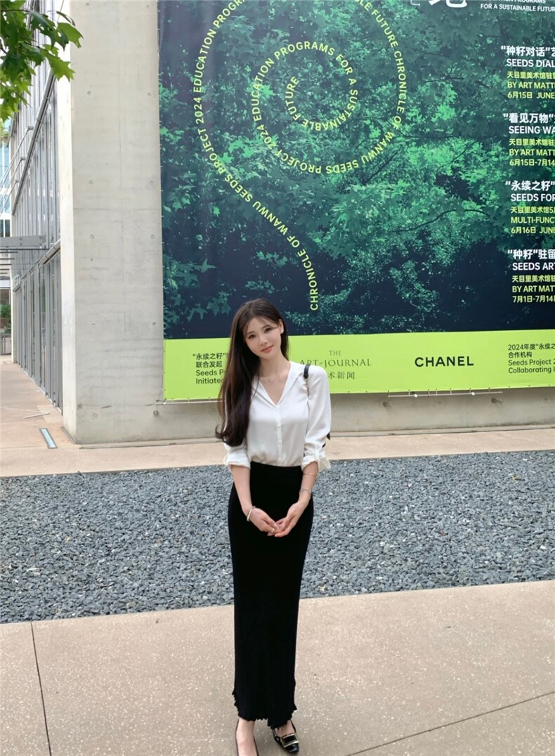 2025时尚同款法式v领抗皱上衣衬衫,女装衬衫,湘姗