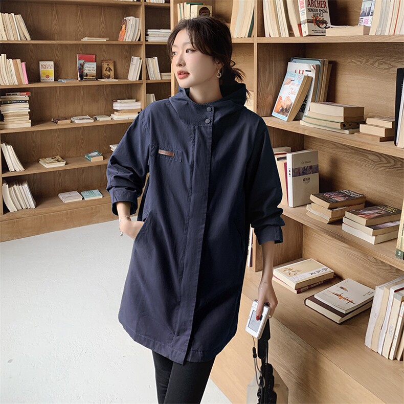 2025年秋季新品宽松型常规日韩休闲中长款连帽拉链学院风风衣外套，女装风衣，秋牧寒烟