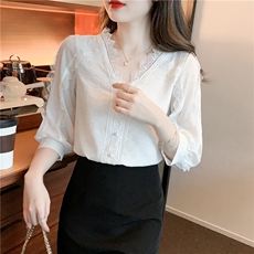 2022春夏新款白色七分袖蕾丝拼接雪纺衫衬衫气质V领上衣，女装蕾丝衫/雪纺衫，美吧服饰