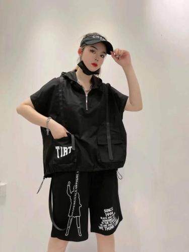 潮牌帽衫，女装，依依莱客