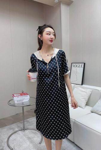 2021时尚新款：三色四码，女装，VolcanicFlame丽璨