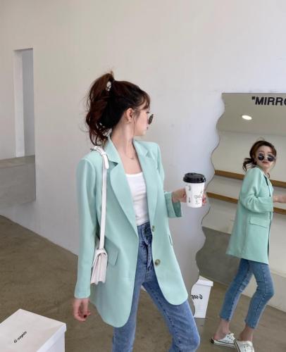 香丽迪2021新款港风牛油果绿垫肩设计感小众休闲西服装外女春图片