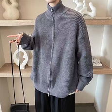 灰色