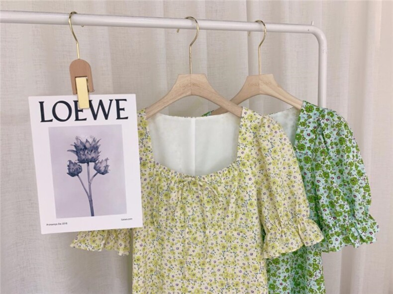 DINOBIENS【现货】夏季新款碎花a字连衣裙短款，女装连衣裙，迪诺比亚