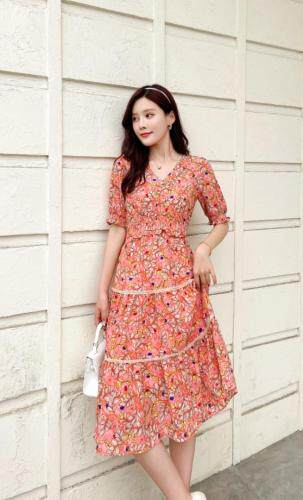 夏季碎花新款连衣裙，女装连衣裙，秀水百合