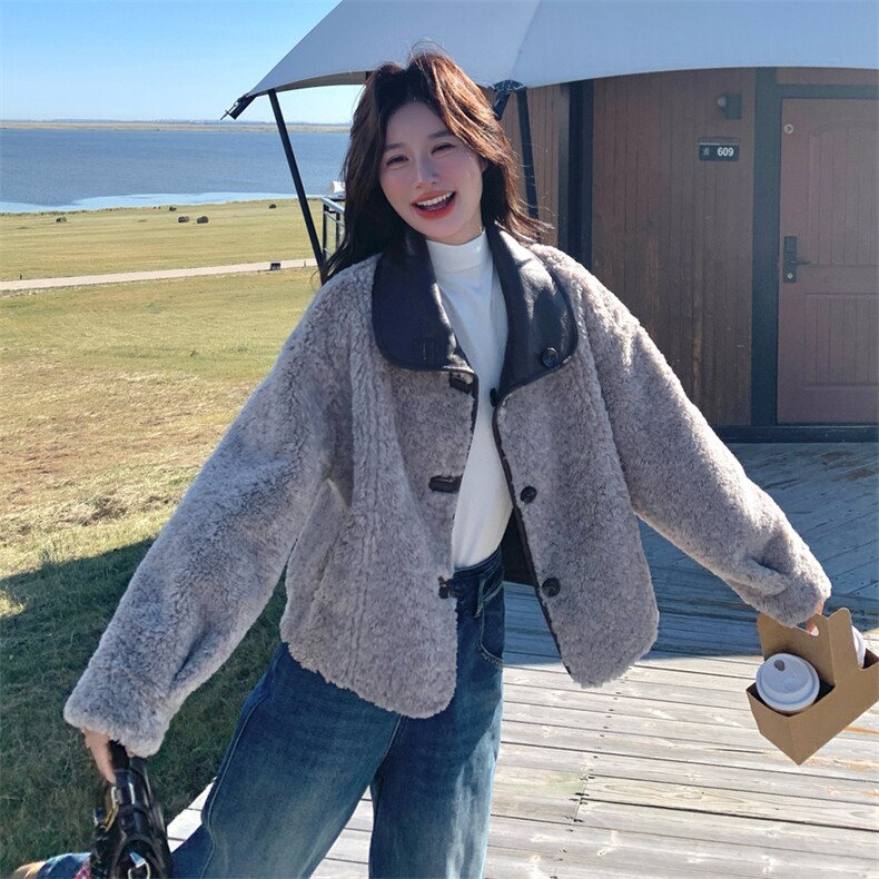 当季新款两面穿翻领皮毛一体2C229-86315-P265-K425,女装短外套,2C229
