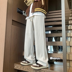米白色