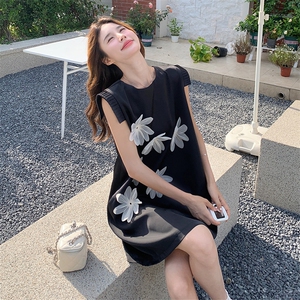 冷淡风小飞袖黑色立体花朵连衣裙女夏小香风高级感小众不撞款绝美图片