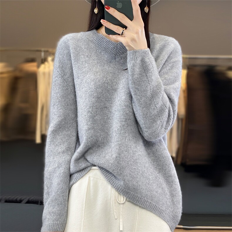 2024秋季新款低V领廓版长袖纯色羊毛套头衫休闲百搭,女装羊毛衫,美雪羊绒