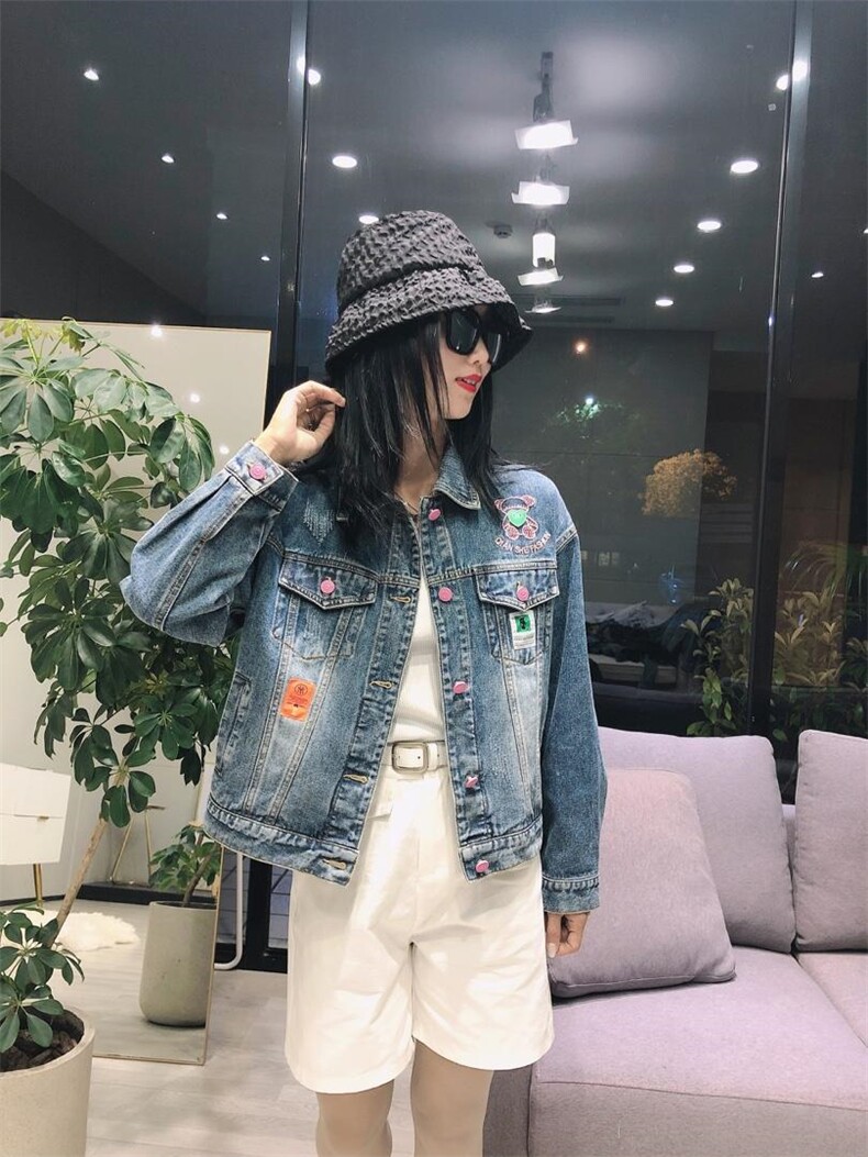 爆版粉熊刺绣亮钻外套，其它，金地雪