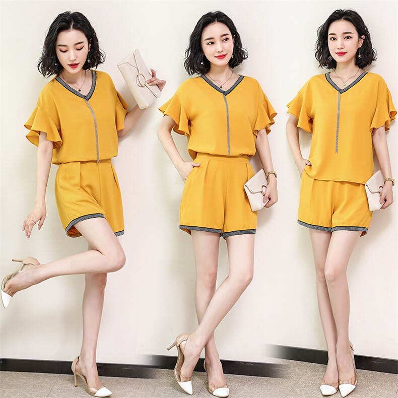 2023年夏季时尚气质V领上衣修身短裤两件套,女装套装/套裙,时尚俏佳人