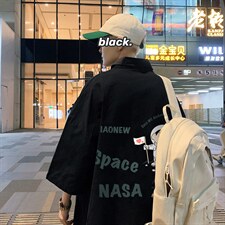 黑色