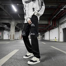 黑色