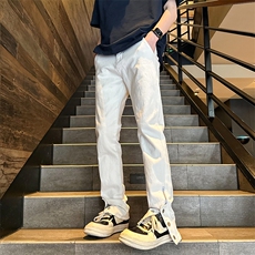 白色