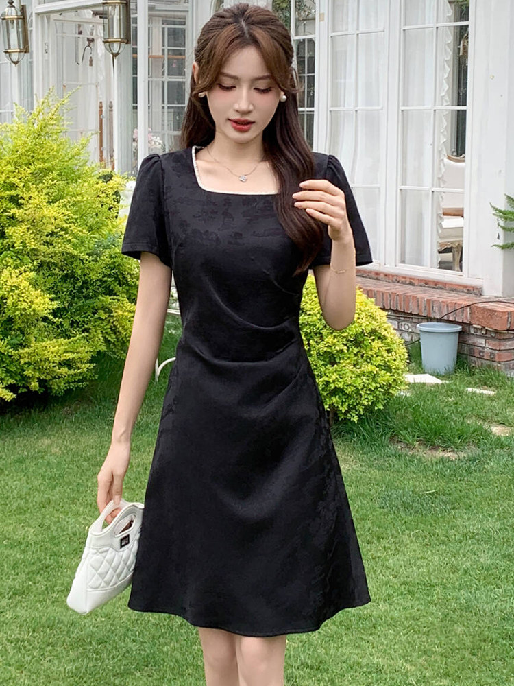 高端时尚方领钉珠提花连衣裙女2025夏季新款小个子修身显瘦A字裙,女装连衣裙,心心服饰