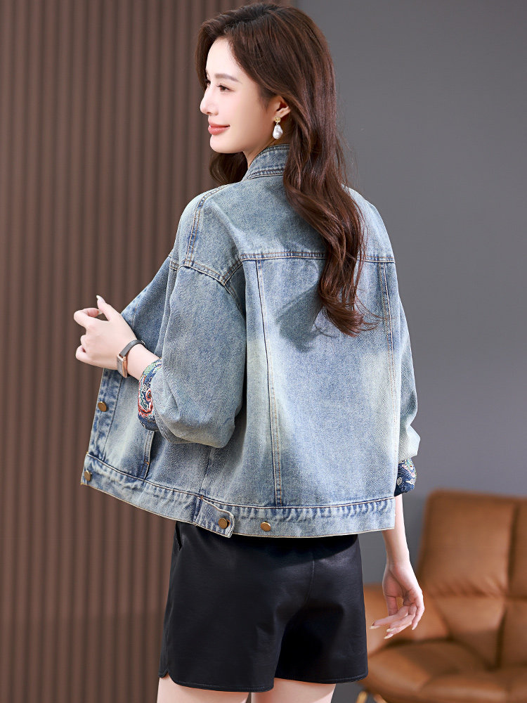 2025早春新款刺绣复古立领新中式国风复古牛仔外套女装高级感上衣,女装短外套,靓衣阁