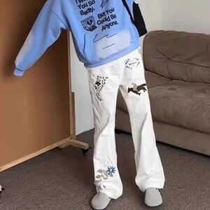 白色刺绣植绒美式春秋牛仔裤男痞帅高级感宽松痞帅炸街直筒裤图片
