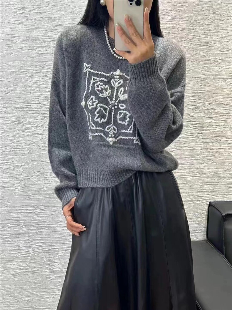 秋冬新款圆领山羊绒衫女绣花打底衫简约套头毛衣,女装羊绒衫,大千羊绒