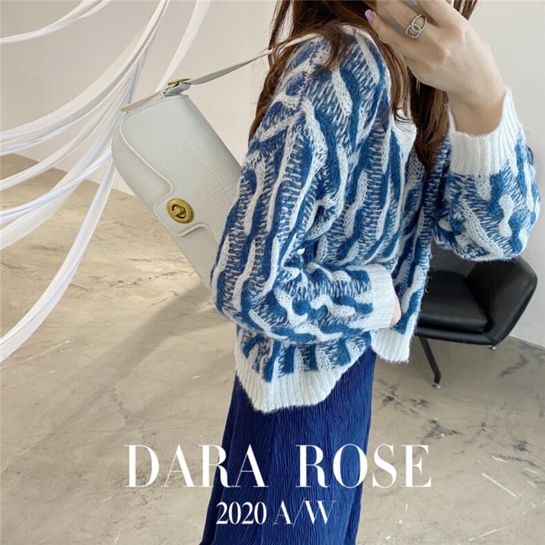 DR羊毛几何图案毛衣搭配丝绒半裙，女装针织衫/毛衣，DARA ROSE