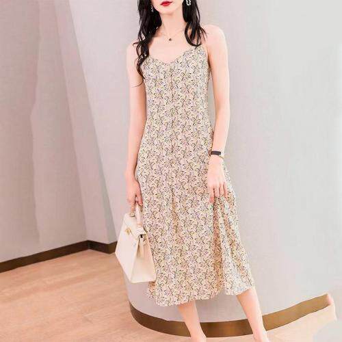 夏季吊带连衣裙搭配西服，做个仙仙的女子，女装背心吊带，那茉