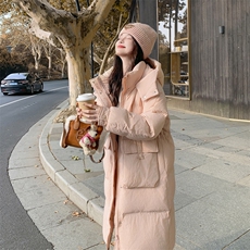 韩系巨好看粉色长款连帽羽绒服女冬季2025新款设计白鸭绒减龄外套，女装羽绒服，莘蕾