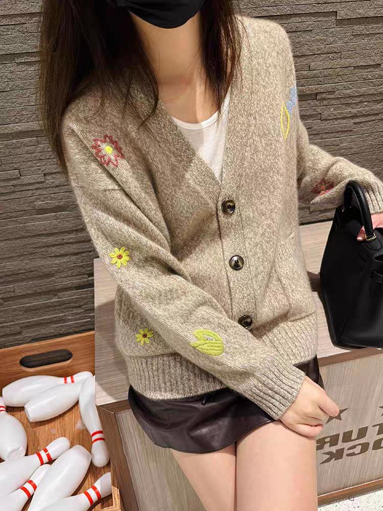 开衫女时尚V领秋冬慵懒软糯休闲宽松保暖针织衫,女装羊绒衫,更慕羊绒