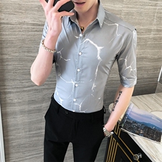 灰色