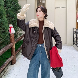咖色羊羔毛翻领羽绒内胆皮衣外套女2025冬季新款时髦洋气保暖上衣图片