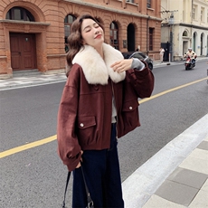 大毛领红色派克羽绒服女冬超火好看高级小众加绒加厚工装短款外套，女装羽绒服，2C151