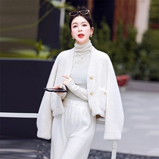 现货新款2025冬季皮毛一体时髦V领显瘦小外套轻奢百搭保暖毛毛女，女装棉衣/棉服，意芙
