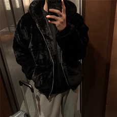 黑色