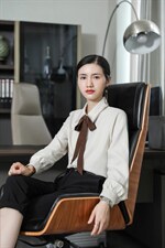 2021冬季领口绣花简约气质款，其它，咔绣