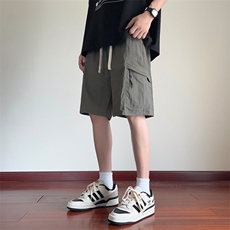 灰绿色