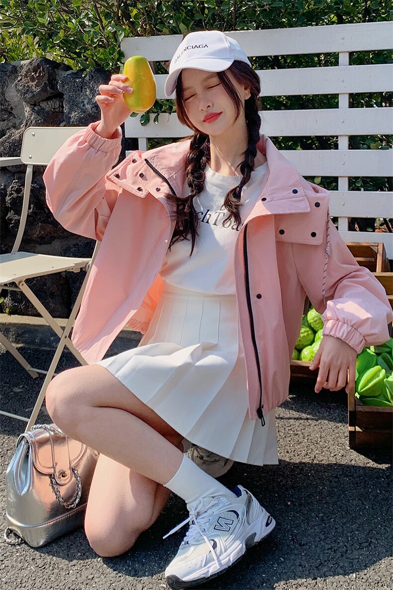 现货新款今年流行独特超好看韩系粉色休闲冲锋衣短外套女春季,女装短外套,韩蔻秀