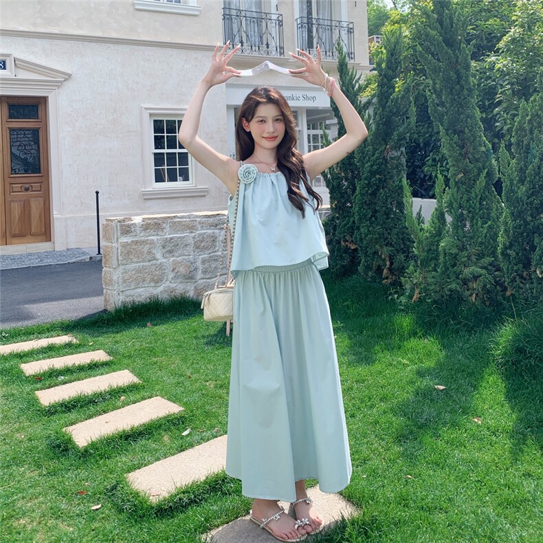 甜美温柔氛围感穿搭套装长裙女夏新款吊带衫海边度假半身裙两件套图片