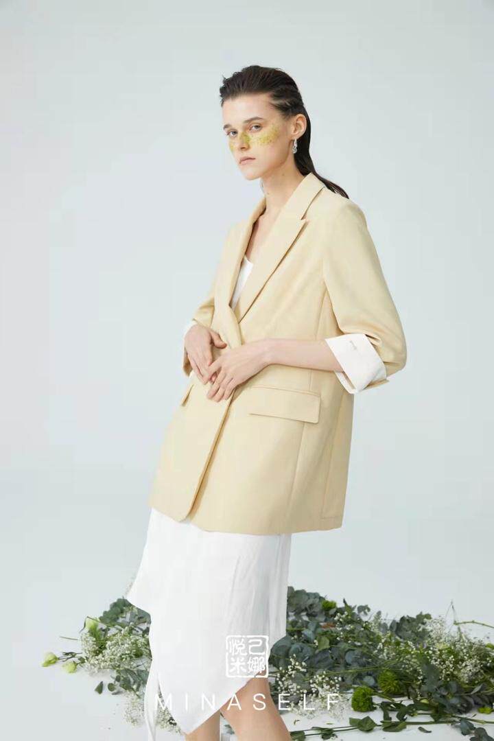 夏季新品小衫连衣裙。小薄西装防晒，女装连衣裙，植外