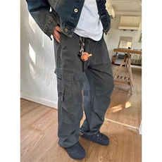 灰色