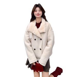 米白色皮毛一体羊羔毛外套女冬季短款夹克加厚棉服6099P225K338图片