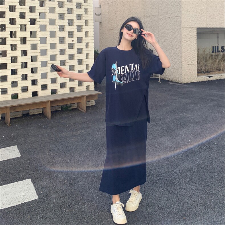 藏青色休闲运动印花T恤半身裙套装女夏2025新款两件套超火高级感,女装套装/套裙,2C218