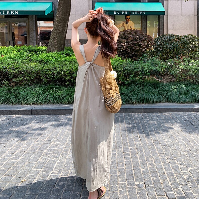 蓝色吊带连衣裙女2025夏季新款高级感气质小个子减龄宽松度假风裙,女装连衣裙,千寻