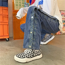 深蓝色