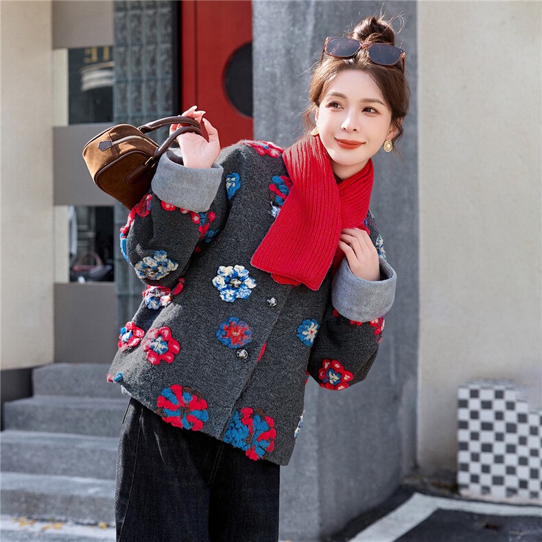 2025冬季新款羊毛短款保暖羽绒服外套配围巾,女装羽绒服,天丝秀