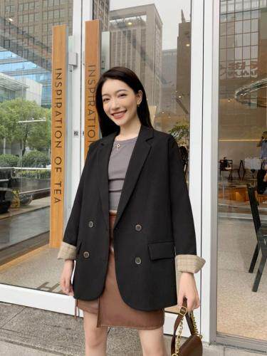 羽绒服西装，女装羽绒服，烜霏