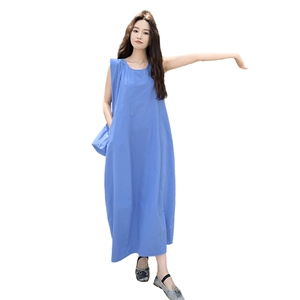 蓝色法式休闲减龄背心连衣裙女2025夏新款度假风宽松显瘦直筒长裙图片