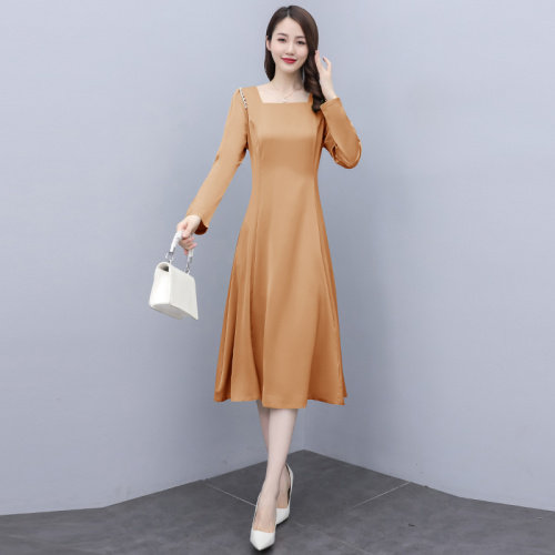 黑色赫本风连衣裙女2025春夏新款收腰遮肚显瘦气质方领长袖小黑裙,女装连衣裙,韩美纤衣
