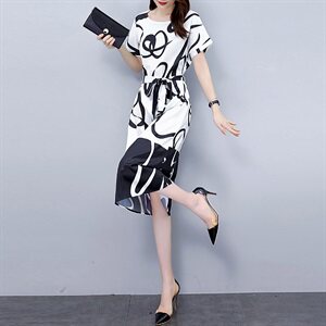 连衣裙2022年夏季减龄显瘦收腰潮流韩版短袖，女装连衣裙，时尚俏佳人