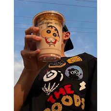 黑色